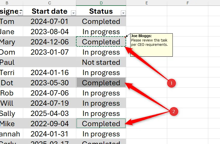 Một ô trong Excel chứa ghi chú được sao chép, và hai ô khác được chọn làm đích dán.