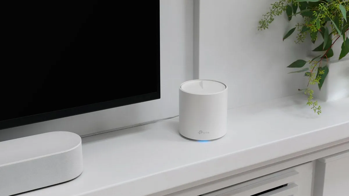 Nguồn nước lớn như bể cá cảnh có thể hấp thụ sóng Wi-Fi, làm suy yếu tín hiệu mạng.