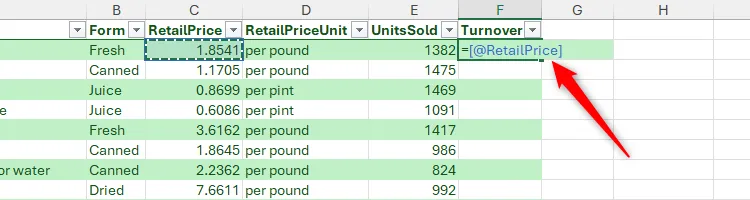Phần đầu tiên của một tham chiếu cấu trúc với dấu ngoặc vuông trong Excel.